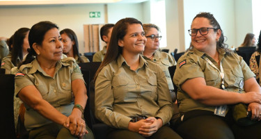 Un grupos de mujeres guardaparques en una capacitación. 